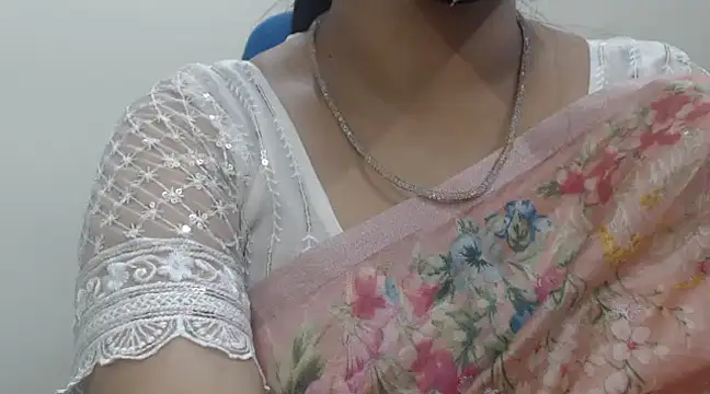 Snapshot of Lovely_Siri_23 chatting on 02-13-25, 02:12 Lovely Siri 23 online show from 02-13-25, 02:12