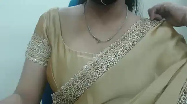 Snapshot of Lovely_Siri_23 chatting on 02-15-25, 06:02 Lovely Siri 23 online show from 02-15-25, 06:02