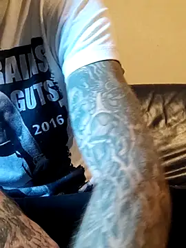 Snapshot of PIercingBoy38 chatting on 10-22-25, 03:01 PIercingBoy38 online show from 10-22-25, 03:01