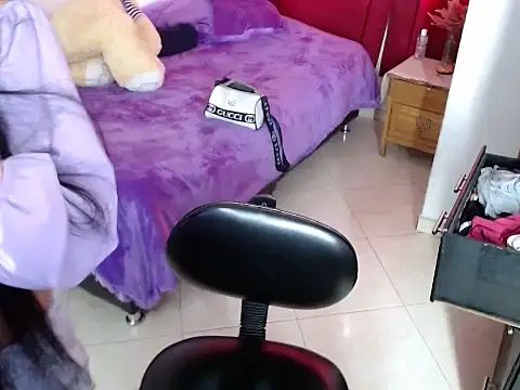 Snapshot of Tiffani_Williams chatting on 03-18-26, 08:34 Tiffani Williams online show from 03-18-26, 08:34