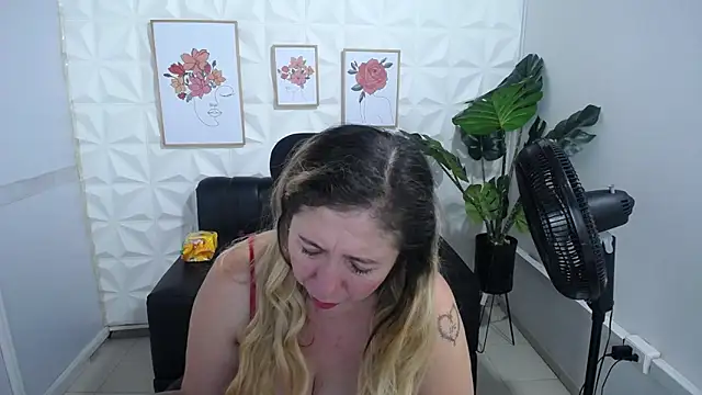 Valentinaa mature online show from 02-18-25, 03:42