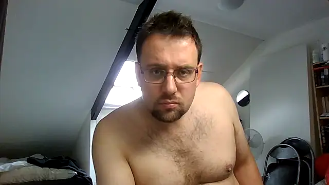 Snapshot of rdewaard81 chatting on 10-03-25, 12:02 rdewaard81 online show from 10-03-25, 12:02