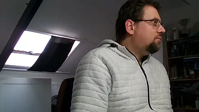 rdewaard81 online show from 12-04-25, 12:36