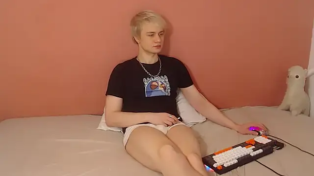 Oliver sweet  online show from 03-24-26, 12:48