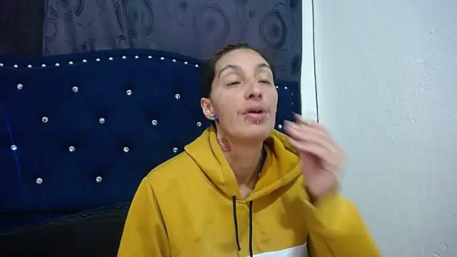 Snapshot of anyu1306 chatting on 12-20-24, 12:38 anyu1306 online show from 12-20-24, 12:38