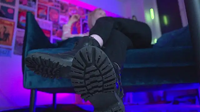 ReiYosimoto online show from 01-06-25, 05:59