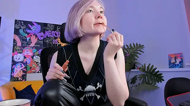 ReiYosimoto online show from 02-15-25, 03:17