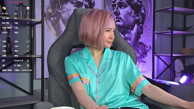 ReiYosimoto online show from 11-03-25, 04:41