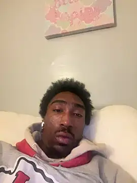 Snapshot of LawrenceBanques chatting on 01-20-25, 03:15 LawrenceBanques online show from 01-20-25, 03:15