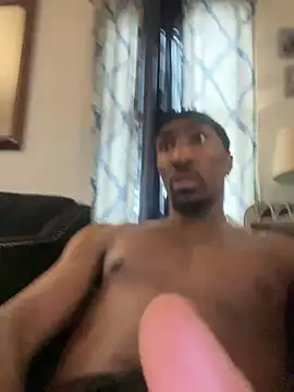 Snapshot of LawrenceBanques chatting on 01-25-25, 09:14 LawrenceBanques online show from 01-25-25, 09:14