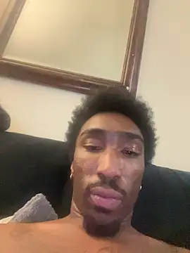 Snapshot of LawrenceBanques chatting on 02-11-25, 05:07 LawrenceBanques online show from 02-11-25, 05:07