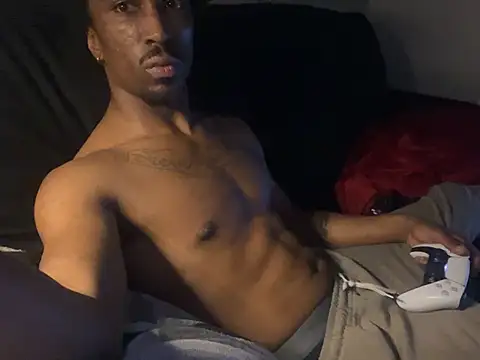 Snapshot of LawrenceBanques chatting on 03-19-25, 02:59 LawrenceBanques online show from 03-19-25, 02:59