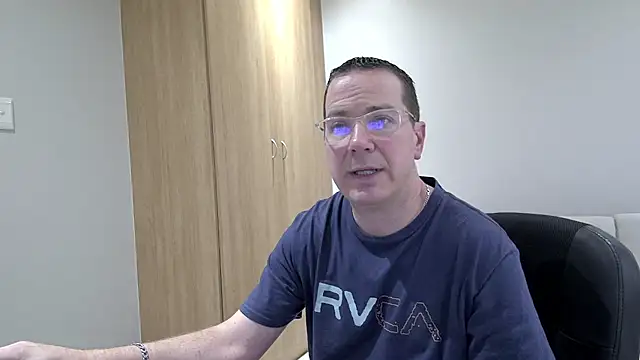 BrettJ81 online show from 09-28-25, 01:16