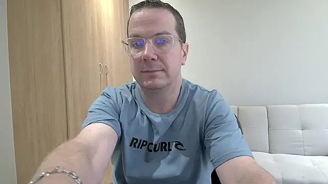 BrettJ81 online show from 11-08-25, 12:49