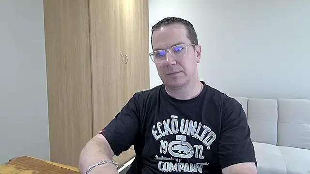 Snapshot of BrettJ81 chatting on 01-13-26, 11:26 BrettJ81 online show from 01-13-26, 11:26