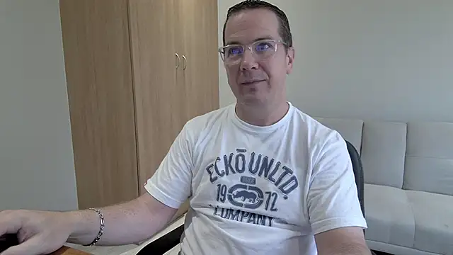 Snapshot of BrettJ81 chatting on 01-15-26, 12:54 BrettJ81 online show from 01-15-26, 12:54