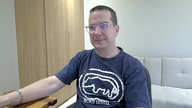 Snapshot of BrettJ81 chatting on 02-03-26, 02:44 BrettJ81 online show from 02-03-26, 02:44