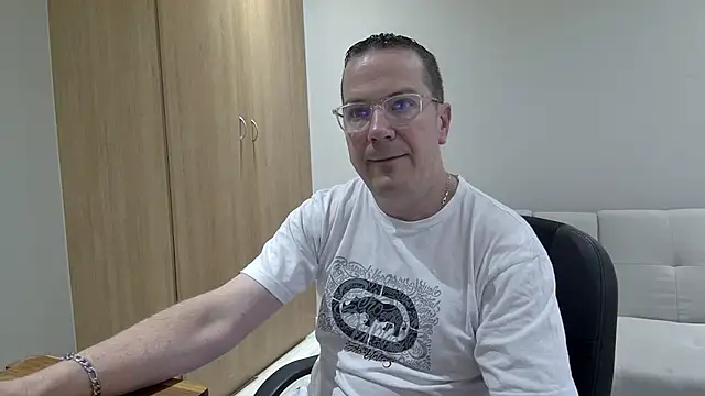 Snapshot of BrettJ81 chatting on 03-06-26, 02:13 BrettJ81 online show from 03-06-26, 02:13