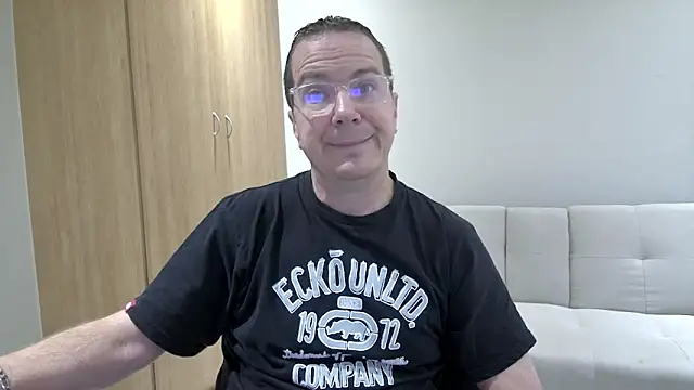 Snapshot of BrettJ81 chatting on 03-15-26, 01:39 BrettJ81 online show from 03-15-26, 01:39