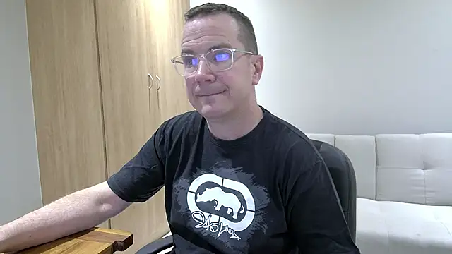 Snapshot of BrettJ81 chatting on 03-17-26, 05:27 BrettJ81 online show from 03-17-26, 05:27