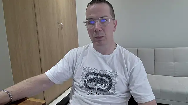 Snapshot of BrettJ81 chatting on 03-19-26, 02:21 BrettJ81 online show from 03-19-26, 02:21