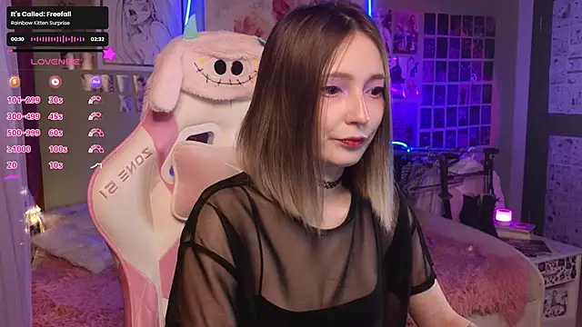 Snapshot of Evie_Ro chatting on 12-01-25, 09:53 Evie Ro online show from 12-01-25, 09:53