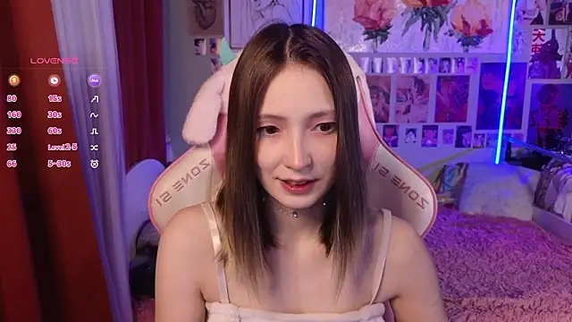 Snapshot of Evie_Ro chatting on 03-14-26, 01:12 Evie Ro online show from 03-14-26, 01:12