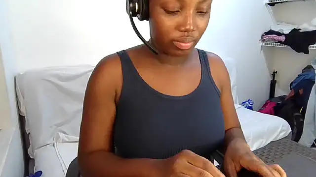 Ashaichious online show from 02-14-25, 01:34