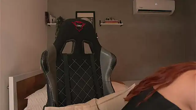 Snapshot of DaniDusan_ chatting on 03-09-25, 06:32 DaniDusan online show from 03-09-25, 06:32