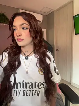 DaniDusan  online show from 04-07-26, 07:47