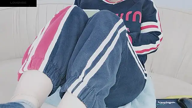 Snapshot of Sophie_Secret chatting on 01-13-25, 10:24 Sophie Secret online show from 01-13-25, 10:24