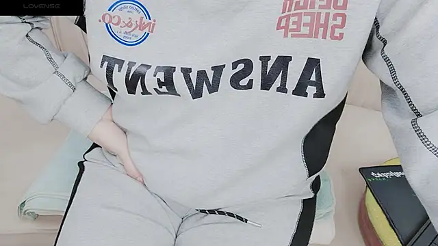 Snapshot of Sophie_Secret chatting on 01-18-25, 11:11 Sophie Secret online show from 01-18-25, 11:11