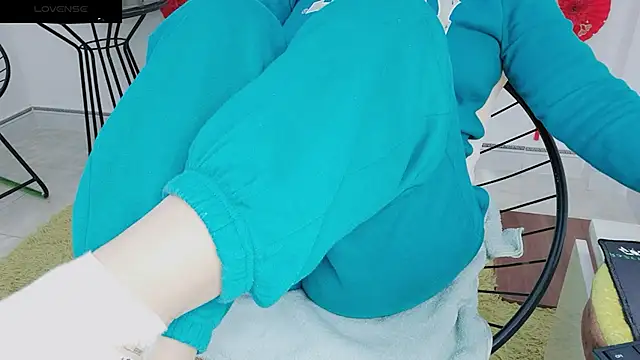 Snapshot of Sophie_Secret chatting on 01-27-25, 10:27 Sophie Secret online show from 01-27-25, 10:27