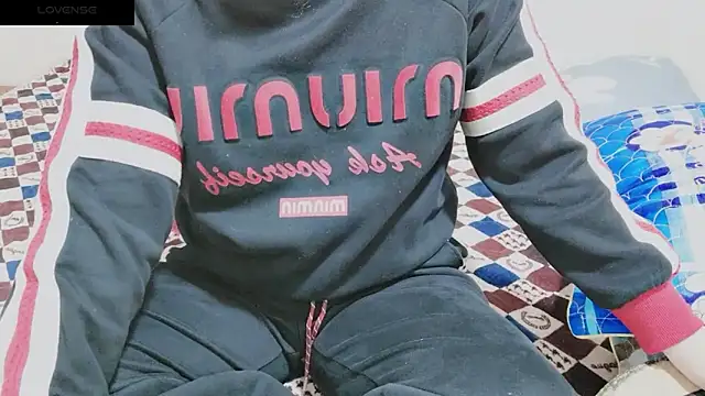 Snapshot of Sophie_Secret chatting on 02-01-25, 09:40 Sophie Secret online show from 02-01-25, 09:40