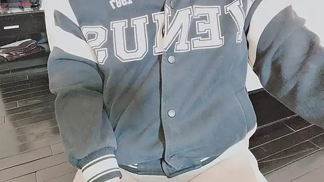 Snapshot of Sophie_Secret chatting on 02-19-25, 10:53 Sophie Secret online show from 02-19-25, 10:53