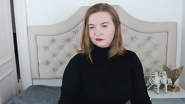 Snapshot of LaraDream chatting on 12-20-24, 03:25 LaraDream online show from 12-20-24, 03:25