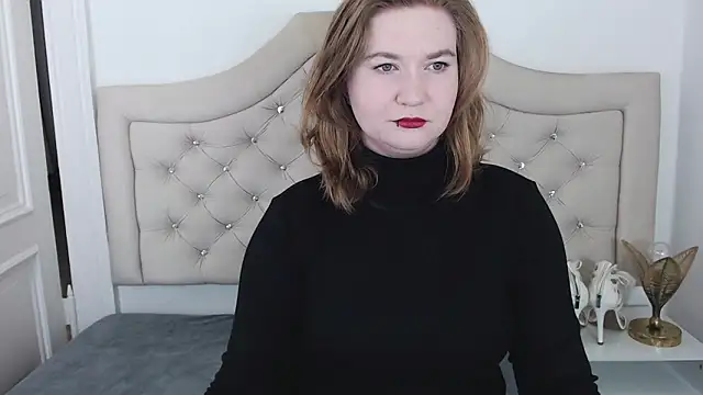 Snapshot of LaraDream chatting on 12-23-24, 05:43 LaraDream online show from 12-23-24, 05:43