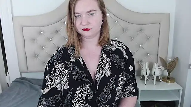 Snapshot of LaraDream chatting on 12-28-24, 11:37 LaraDream online show from 12-28-24, 11:37