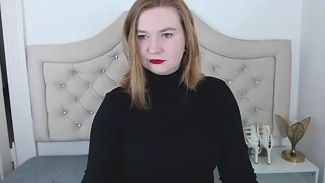 Snapshot of LaraDream chatting on 12-30-24, 07:42 LaraDream online show from 12-30-24, 07:42