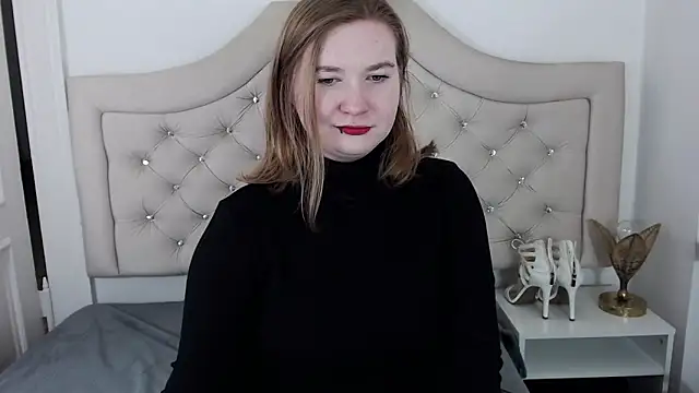 Snapshot of LaraDream chatting on 12-30-24, 10:45 LaraDream online show from 12-30-24, 10:45