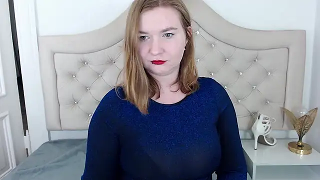 Snapshot of LaraDream chatting on 12-31-24, 11:17 LaraDream online show from 12-31-24, 11:17