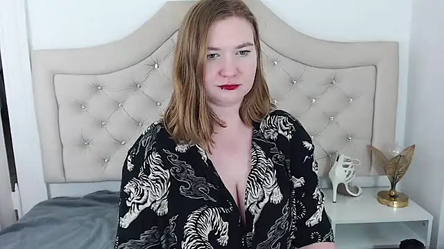 Snapshot of LaraDream chatting on 01-01-25, 05:54 LaraDream online show from 01-01-25, 05:54