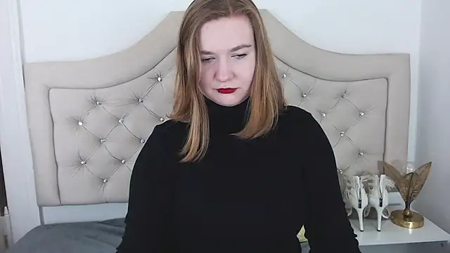 Snapshot of LaraDream chatting on 01-10-25, 12:17 LaraDream online show from 01-10-25, 12:17