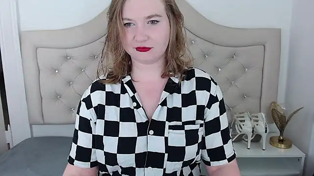 Snapshot of LaraDream chatting on 01-31-25, 07:18 LaraDream online show from 01-31-25, 07:18