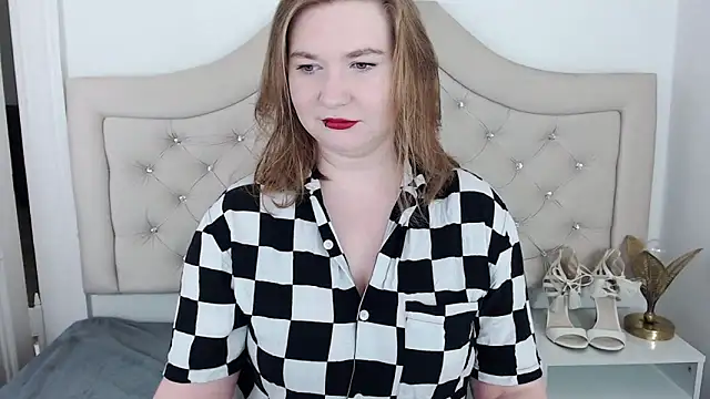Snapshot of LaraDream chatting on 02-05-25, 09:07 LaraDream online show from 02-05-25, 09:07