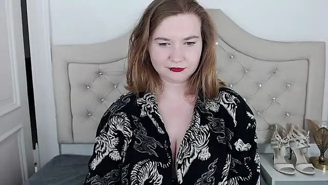 Snapshot of LaraDream chatting on 02-06-25, 11:48 LaraDream online show from 02-06-25, 11:48