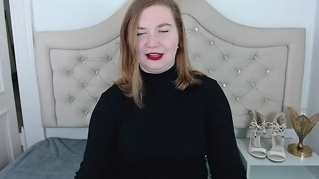 Snapshot of LaraDream chatting on 02-07-25, 10:20 LaraDream online show from 02-07-25, 10:20