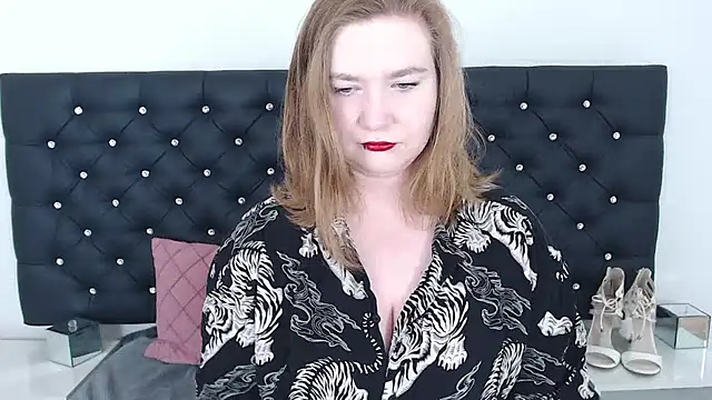 Snapshot of LaraDream chatting on 02-13-25, 10:43 LaraDream online show from 02-13-25, 10:43