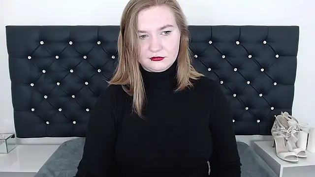 Snapshot of LaraDream chatting on 03-06-25, 02:30 LaraDream online show from 03-06-25, 02:30