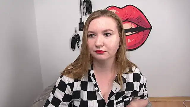 Snapshot of LaraDream chatting on 10-04-25, 01:09 LaraDream online show from 10-04-25, 01:09